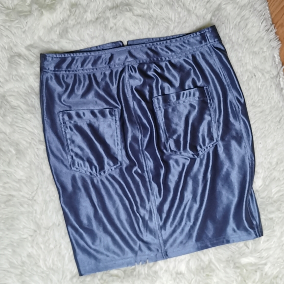 Shiny metallic glamorous skirt - Picture 3 of 5